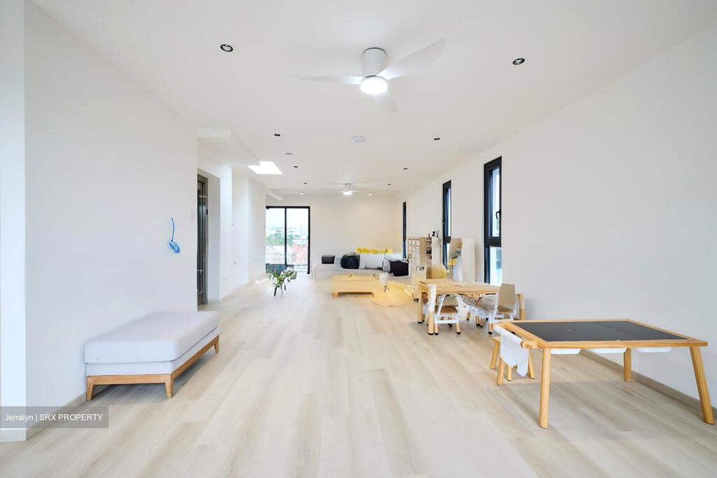 Sunbird Park (D16), Terrace #519764711